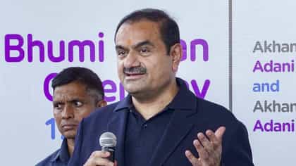 ಸಿಎಂ ಡಿಕೆ ಶಿವಕುಮಾರ್ ಅವರನ್ನು ಭೇಟಿ ಮಾಡಿದ ಅದಾನಿ