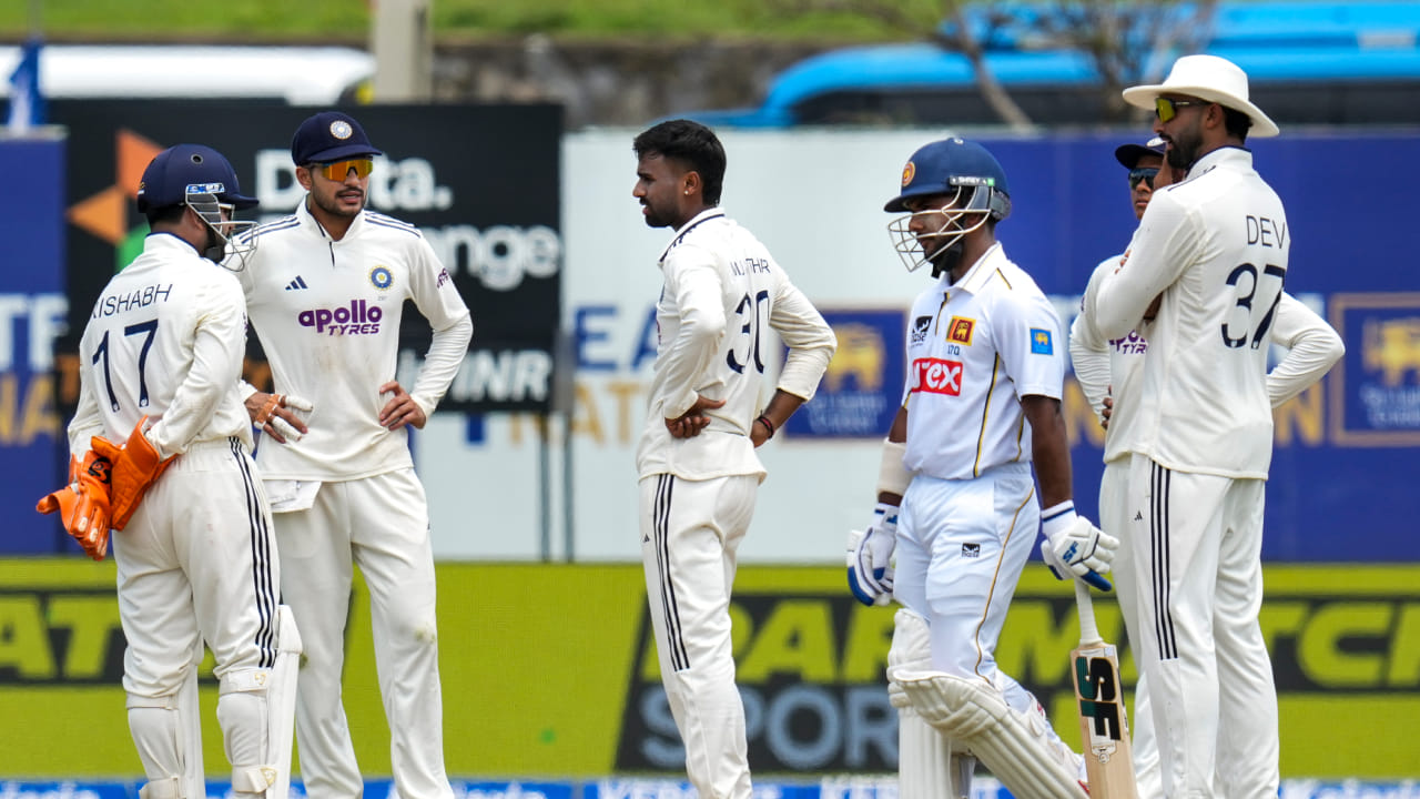 ಜೂನ್ 20, 2025 ರಂದು ಲೀಡ್ಸ್ನ ಹೆಡ್ಲಿಂಗ್ ಕ್ರೀಡಾಂಗಣದಲ್ಲಿ ನಡೆದ ಇಂಗ್ಲೆಂಡ್ ವಿರುದ್ಧದ ಟೆಸ್ಟ್ ಪಂದ್ಯದೊಂದಗೆ ಭಾರತ ಟೆಸ್ಟ್ ತಂಡದ ನಾಯಕನಾಗಿ ಹೊಸ ಇನ್ನಿಂಗ್ಸ್ ಆರಂಭಿಸಿದ ಗಿಲ್, ಇದುವರೆಗೆ ಆಟಗಾರನಾಗಿ ಪರಿಣಾಮಕಾರಿ ಪ್ರದರ್ಶನ ನೀಡುವಲ್ಲಿ ಯಶಸ್ವಿಯಾಗಿದ್ದಾರೆ. ನಾಯಕನಾಗಿಯೂ ನಿರ್ಧಾರ ತೆಗೆದುಕೊಳ್ಳುವಲ್ಲಿ ಅಲ್ಪಮಟ್ಟಿನ ಯಶಸ್ಸು ಕಂಡಿದ್ದಾರೆ(PC-PTI).