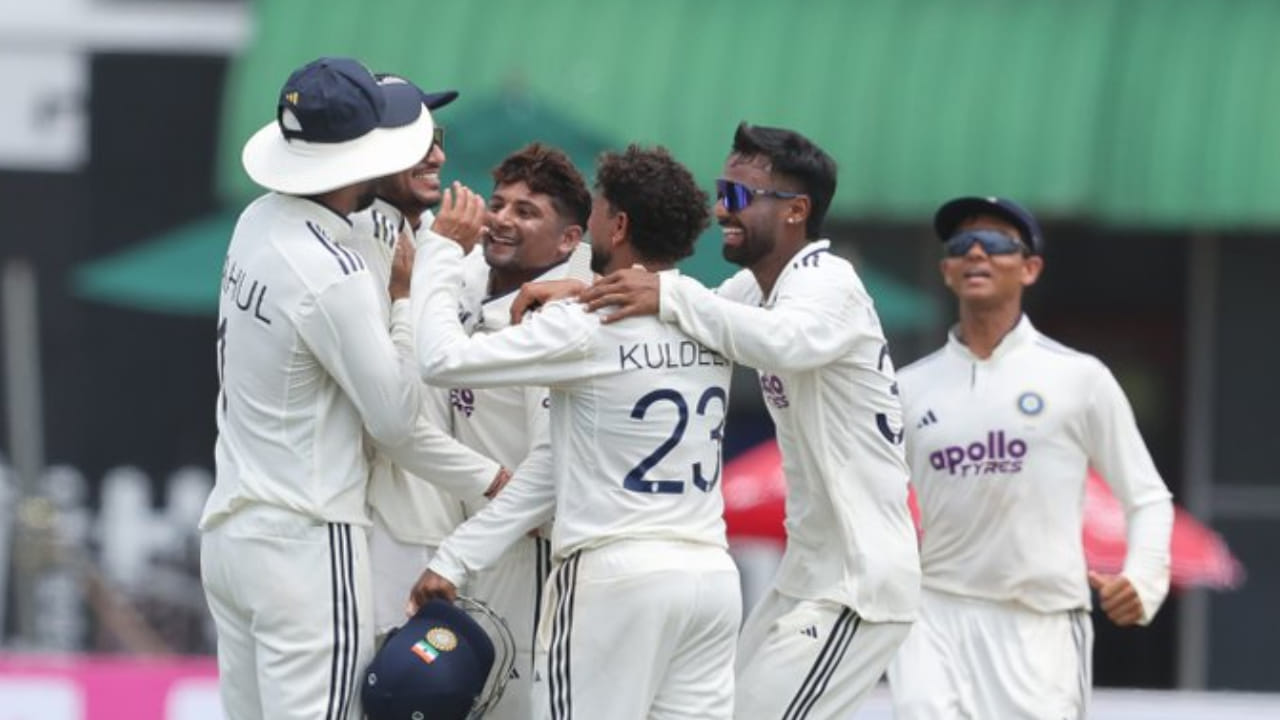 ಇದರ ಜೊತೆಗೆ ಅತಿ ಹೆಚ್ಚು ಟೆಸ್ಟ್ ಪಂದ್ಯಗಳನ್ನು ಗೆದ್ದ ಭಾರತೀಯ ನಾಯಕರ ಪಟ್ಟಿಯಲ್ಲಿ ಗಿಲ್ ಎಂಟನೇ ಸ್ಥಾನವನ್ನು ಪಡೆದುಕೊಂಡಿದ್ದಾರೆ. ಉಳಿದಂತೆ 40 ಟೆಸ್ಟ್ ಪಂದ್ಯಗಳನ್ನು ಗೆದ್ದಿರುವ ವಿರಾಟ್ ಕೊಹ್ಲಿ ಈ ಪಟ್ಟಿಯಲ್ಲಿ ಅಗ್ರಸ್ಥಾನದಲ್ಲಿದ್ದರೆ, ಎಂಎಸ್ ಧೋನಿ 27 ಗೆಲುವುಗಳೊಂದಿಗೆ ಎರಡನೇ ಸ್ಥಾನದಲ್ಲಿದ್ದರೆ, ಗಂಗೂಲಿ 21 ಗೆಲುವುಗಳೊಂದಿಗೆ ಮೂರನೇ ಸ್ಥಾನದಲ್ಲಿದ್ದರೆ, ಈ ಪಟ್ಟಿಯಲ್ಲಿ ಮೊಹಮ್ಮದ್ ಅಜರುದ್ದೀನ್ ನಾಲ್ಕನೇ ಸ್ಥಾನ ಮತ್ತು ರೋಹಿತ್ ಶರ್ಮಾ ಐದನೇ ಸ್ಥಾನದಲ್ಲಿದ್ದಾರೆ(PC-BCCI).