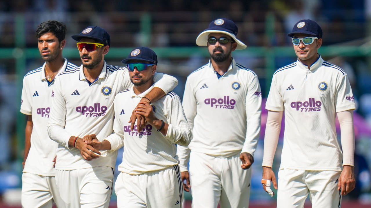ಡಿಆರ್ಎಸ್ಗಳು ವ್ಯರ್ಥವಾಗುವುದರಲ್ಲಿ ಗಿಲ್ ಅವರ ಪಾತ್ರ ಮಾತ್ರ ಇರುವುದಿಲ್ಲ. ಬದಲಿಗೆ ಗಿಲ್ ಡಿಆರ್ಎಸ್ ತೆಗದುಕೊಳ್ಳುವ ಮೊದಲು ಬೌಲರ್ ಹಾಗೂ ವಿಕೆಟ್ ಕೀಪರ್ ಅನ್ನು ಸಾಕಷ್ಟು ಬಾರಿ ಕೇಳುತ್ತಾರೆ. ಇವರಿಬ್ಬರ ಜೊತೆಗೆ ಇತರ ಆಟಗಾರರು ನೀಡುವ ಸಲಹೆ ಮೇರೆಗೆ ಗಿಲ್ ಡಿಆರ್ಎಸ್ ತೆಗೆದುಕೊಳ್ಳುತ್ತಾರೆ. ಇನ್ನು ಮುಂದಾದರು ಗಿಲ್ ಡಿಆರ್ಎಸ್ ತೆಗೆದುಕೊಳ್ಳುವಾಗ ಎಚ್ಚರಿಕೆಯ ಹೆಜ್ಜೆಯನಿಡಲಿ ಎಂಬುದು ಅಭಿಮಾನಿಗಳ ಆಶಯವಾಗಿದೆ(PC-PTI).