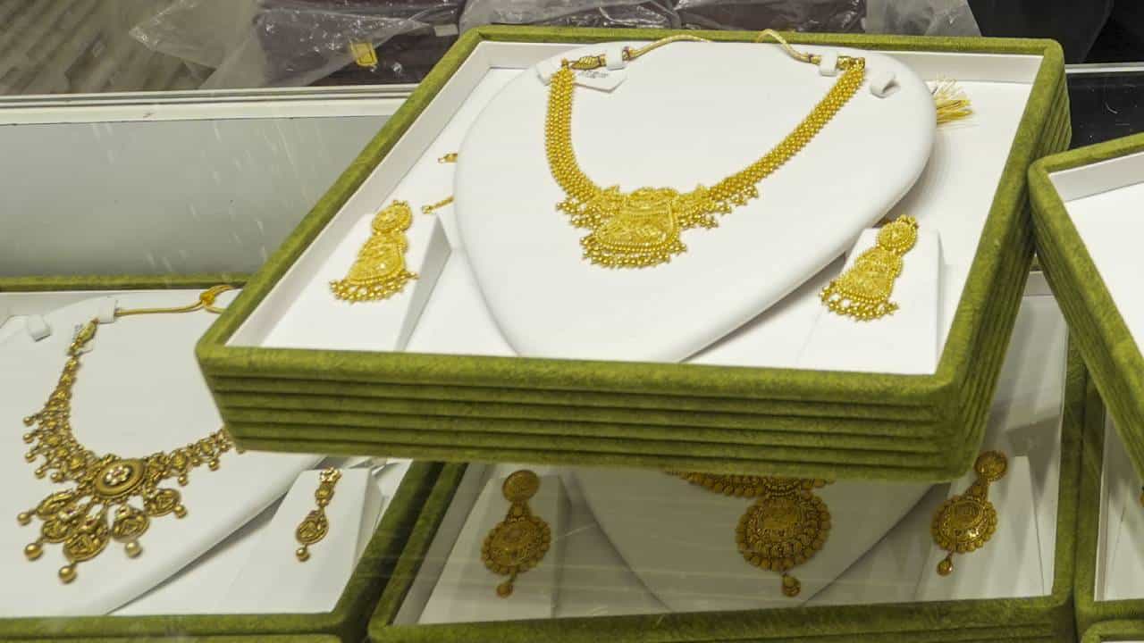 Gold Rates 01 Aug: ಚಿನ್ನದ ಬೆಲೆ ಗ್ರಾಮ್​ಗೆ 35 ರೂ ಇಳಿಕೆ; ಇಲ್ಲಿದೆ ದರಪಟ್ಟಿ