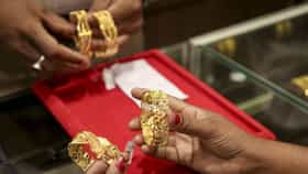 Gold Rates 12 Aug: ಚಿನ್ನದ ಬೆಲೆ ಇಳಿಕೆ