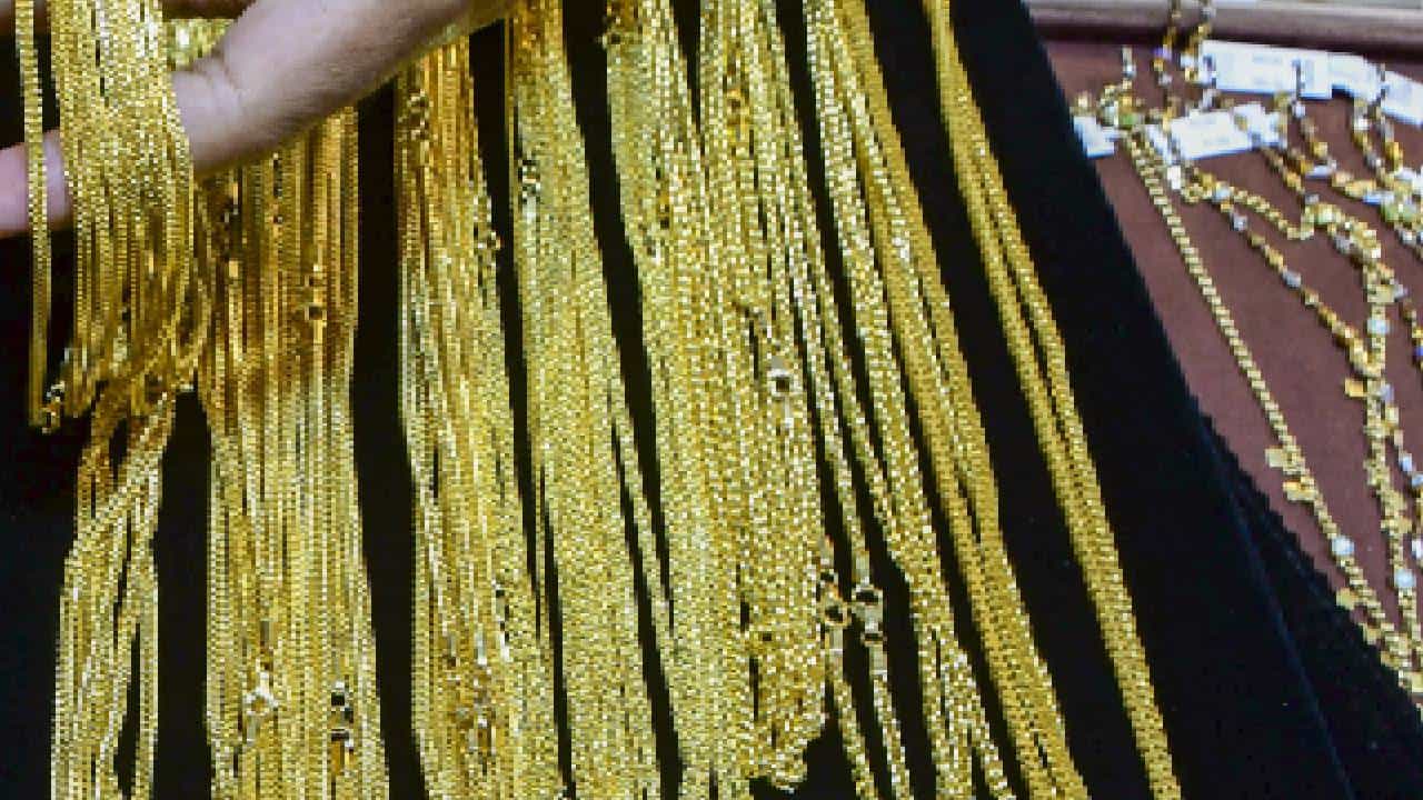 Gold Rates 25 Aug: ಸತತ ಏರಿಕೆ ನಂತರ ತುಸು ಇಳಿದ ಚಿನ್ನದ ಬೆಲೆ; ಇಲ್ಲಿದೆ ದರಪಟ್ಟಿ