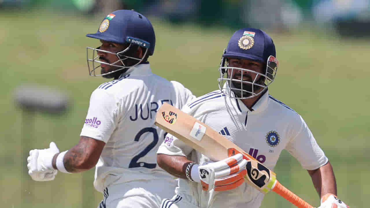IND vs SL: ಪಡಿಕ್ಕಲ್, ಜುರೇಲ್ ಶತಕ; ಬೃಹತ್ ಮೊತ್ತ ಪೇರಿಸಿ ಡಿಕ್ಲೇರ್ ಘೋಷಿಸಿದ ಭಾರತ