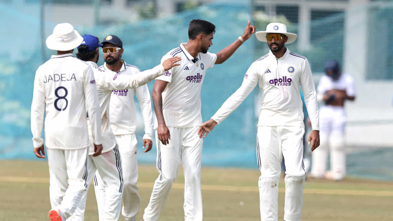 IND vs SL: ಟೀಂ ಇಂಡಿಯಾಕ್ಕೆ 45 ಓವರ್ಗಳಲ್ಲಿ 207 ರನ್ ಗುರಿ IND vs SL: ಟೀಂ ಇಂಡಿಯಾಕ್ಕೆ 45 ಓವರ್ಗಳಲ್ಲಿ 207 ರನ್ ಗುರಿ
