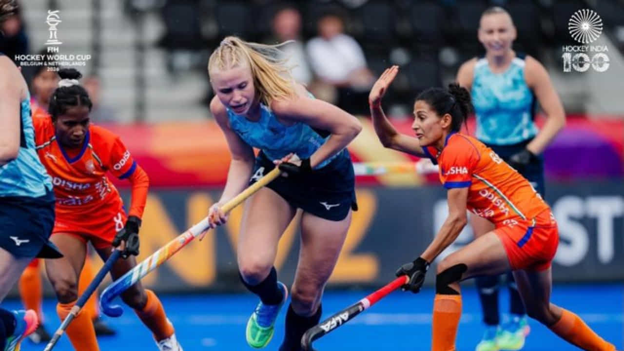 Hockey World Cup: 2ನೇ ಸುತ್ತಿಗೆ ಭಾರತ ವನಿತಾ ಪಡೆ; ವಿಶ್ವಕಪ್ನಿಂದ ಇಂಗ್ಲೆಂಡ್ ಔಟ್ Hockey World Cup: 2ನೇ ಸುತ್ತಿಗೆ ಭಾರತ ವನಿತಾ ಪಡೆ; ವಿಶ್ವಕಪ್ನಿಂದ ಇಂಗ್ಲೆಂಡ್ ಔಟ್