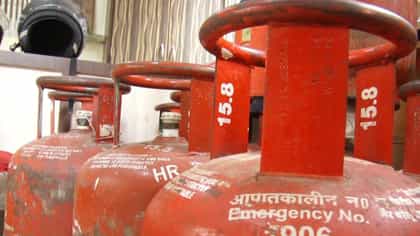 ಹೊಸ LPG ಸಂಪರ್ಕ ಸ್ಥಗಿತ: 6 ತಿಂಗಳಿಂದ ಸಿಗದ ಸಿಲಿಂಡರ್; ಗ್ರಾಹಕರು ಪರದಾಟ