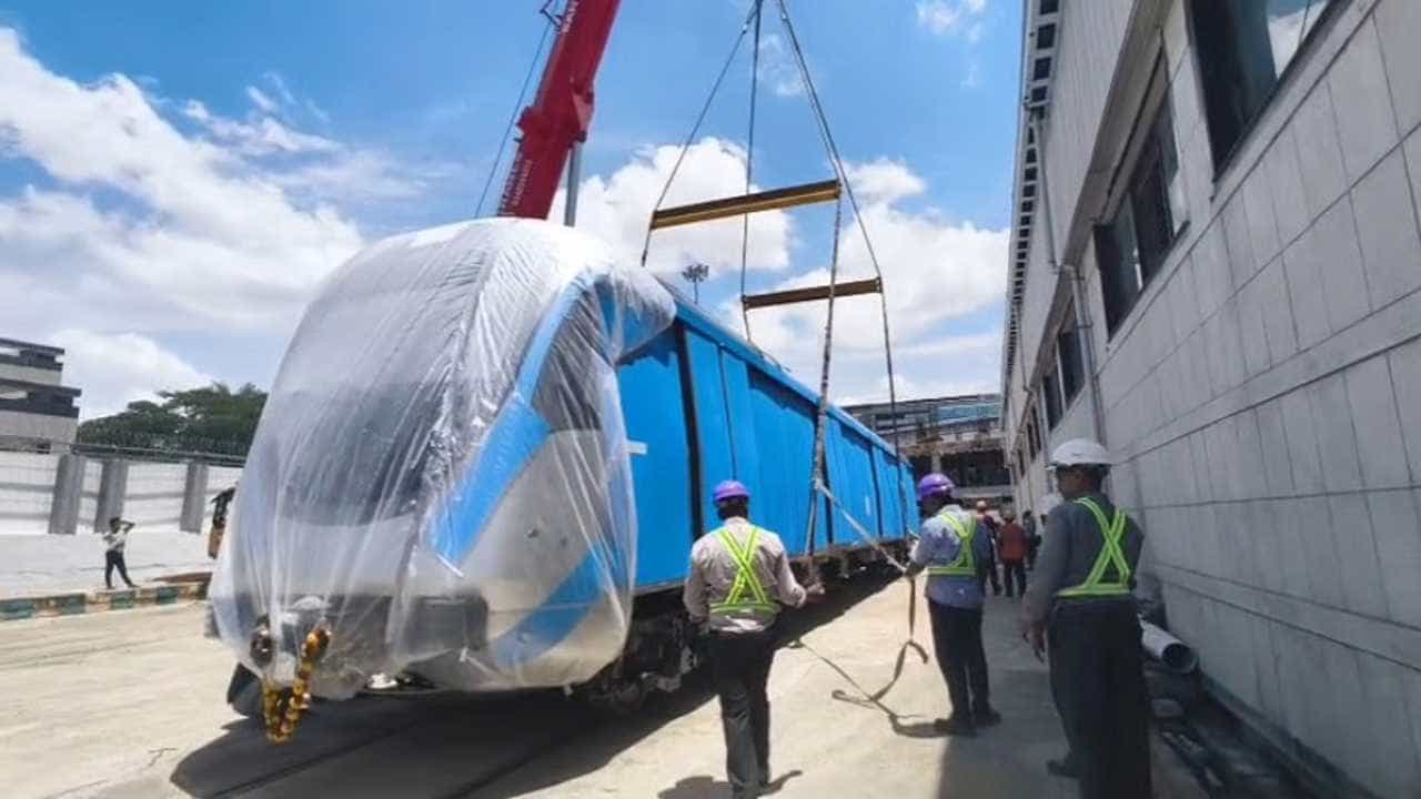 Namma Metro: ನಮ್ಮ ಮೆಟ್ರೋ ಬ್ಲೂ ಲೈನ್ ಕಾರ್ಯಾಚರಣೆ ಮತ್ತಷ್ಟು ವಿಳಂಬ: 2027ಕ್ಕೆ ಗಡುವು! Namma Metro: ನಮ್ಮ ಮೆಟ್ರೋ ಬ್ಲೂ ಲೈನ್ ಕಾರ್ಯಾಚರಣೆ ಮತ್ತಷ್ಟು ವಿಳಂಬ: 2027ಕ್ಕೆ ಗಡುವು!
