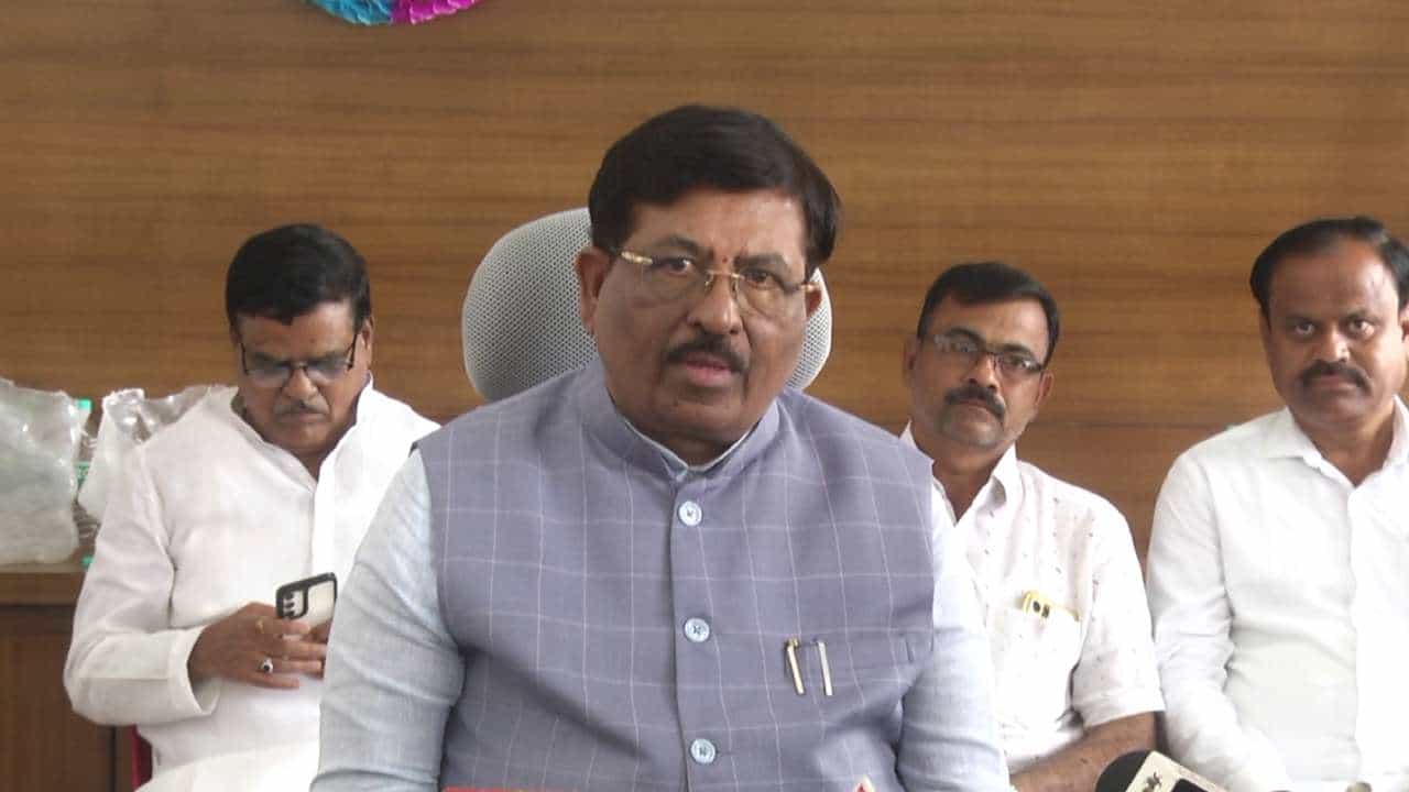 ‘ಸಂಪುಟ ವಿಸ್ತರಣೆ ಆಗೋವರೆಗೆ ಕಾದು ನೋಡಿ; ಕಾಂಗ್ರೆಸ್​ನ ಒಂದು ದಂಡೇ ಬಿಜೆಪಿ ಸೇರಲಿದೆ’: ಮುರುಗೇಶ್ ನಿರಾಣಿ