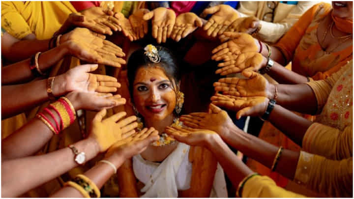 ಚಿಕ್ಕಣ್ಣ ಮದುವೆ ಸಂಭ್ರಮ ಶುರು; ಅರಿಶಿಣ ಶಾಸ್ತ್ರದ ಖುಷಿಯಲ್ಲಿ ಪಾವನಾ ಚಿಕ್ಕಣ್ಣ ಮದುವೆ ಸಂಭ್ರಮ ಶುರು; ಅರಿಶಿಣ ಶಾಸ್ತ್ರದ ಖುಷಿಯಲ್ಲಿ ಪಾವನಾ