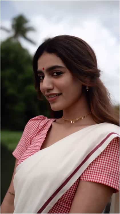 ಟ್ರೆಡಿಷನಲ್​ ಲುಕ್​ನಲ್ಲಿ ಮಿಂಚಿದ ಪ್ರಿಯಾ ವಾರಿಯರ್