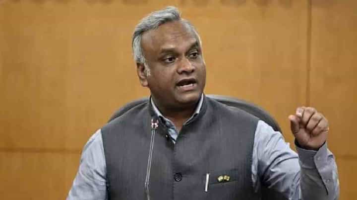 ಈದ್ ಮಿಲಾದ್ ಆಚರಣೆ ವೇಳೆ ಗಲಾಟೆ: ಗೃಹ ಸಚಿವ ಪ್ರಿಯಾಂಕ್ ಖರ್ಗೆ ಖಡಕ್ ಎಚ್ಚರಿಕೆ ಈದ್ ಮಿಲಾದ್ ಆಚರಣೆ ವೇಳೆ ಗಲಾಟೆ: ಗೃಹ ಸಚಿವ ಪ್ರಿಯಾಂಕ್ ಖರ್ಗೆ ಖಡಕ್ ಎಚ್ಚರಿಕೆ