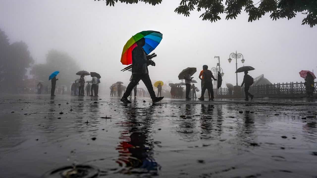 Karnataka Weather Forecast: ಕರಾವಳಿಯಲ್ಲಿ ಮುಂದುವರಿಯಲಿದೆ ಮಳೆ, ಒಳನಾಡಿನಲ್ಲೂ ಮಳೆಯ ಮುನ್ಸೂಚನೆ Karnataka Weather Forecast: ಕರಾವಳಿಯಲ್ಲಿ ಮುಂದುವರಿಯಲಿದೆ ಮಳೆ, ಒಳನಾಡಿನಲ್ಲೂ ಮಳೆಯ ಮುನ್ಸೂಚನೆ