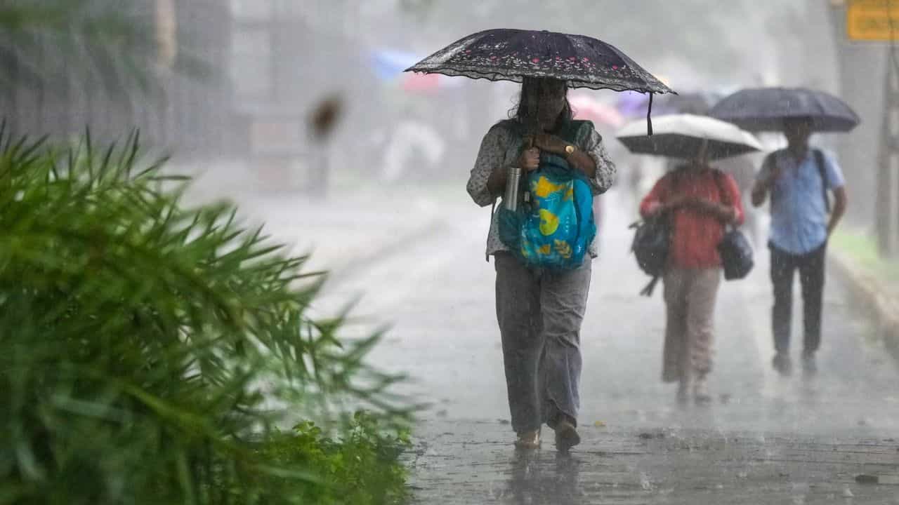 Karnataka Weather Forecast: ಆ.13ರ ವರೆಗೆ ರಾಜ್ಯದಲ್ಲಿ ಮಳೆ; ಹವಾಮಾನ ಇಲಾಖೆಯಿಂದ ಮುನ್ನೆಚ್ಚರಿಕೆ Karnataka Weather Forecast: ಆ.13ರ ವರೆಗೆ ರಾಜ್ಯದಲ್ಲಿ ಮಳೆ; ಹವಾಮಾನ ಇಲಾಖೆಯಿಂದ ಮುನ್ನೆಚ್ಚರಿಕೆ