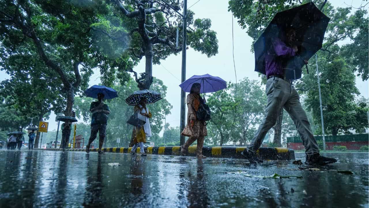 ಕರ್ನಾಟಕದಲ್ಲಿ ಮುಂದುವರಿದ ಮಳೆಯ ಕೊರತೆ: ಶೇ.21ರಷ್ಟು ಕಡಿಮೆ ಸುರಿದ ವರ್ಷಧಾರೆ ಕರ್ನಾಟಕದಲ್ಲಿ ಮುಂದುವರಿದ ಮಳೆಯ ಕೊರತೆ: ಶೇ.21ರಷ್ಟು ಕಡಿಮೆ ಸುರಿದ ವರ್ಷಧಾರೆ