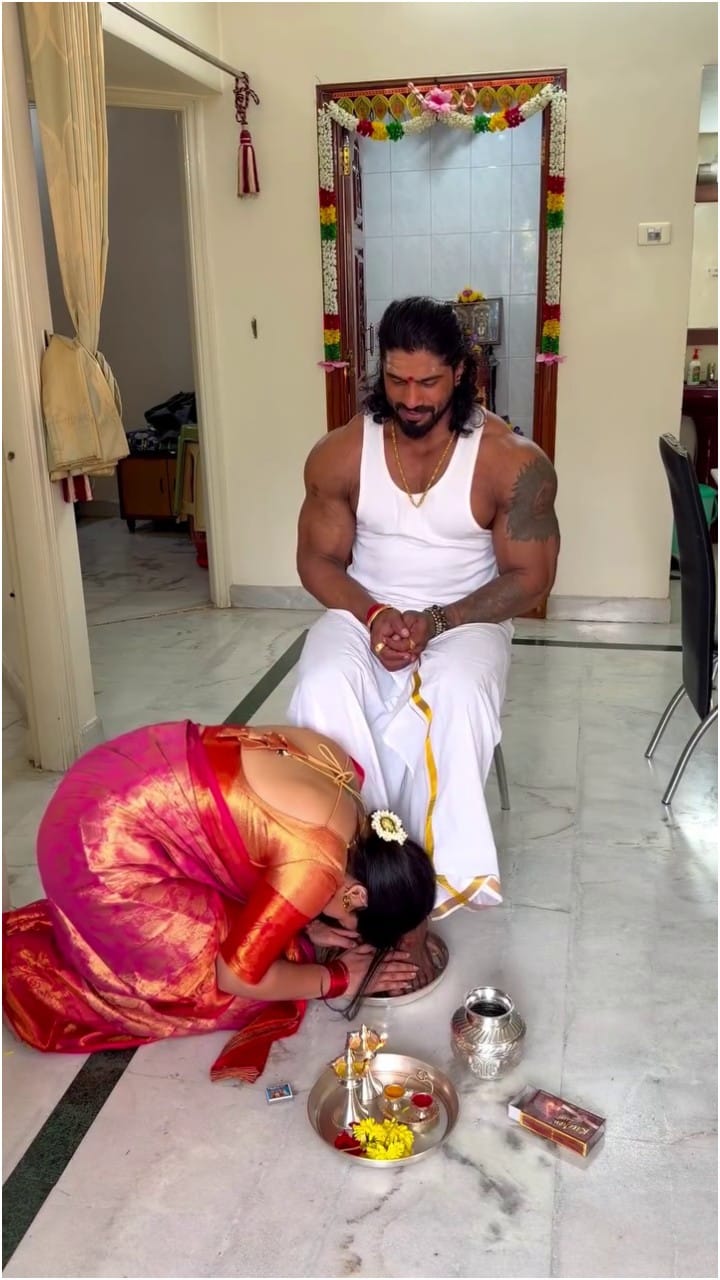 ಭೀಮನ ಅಮವಾಸ್ಯೆ ದಿನ ಪತಿ ಕಾಲು ತೊಳೆದ ರಜಿನಿ