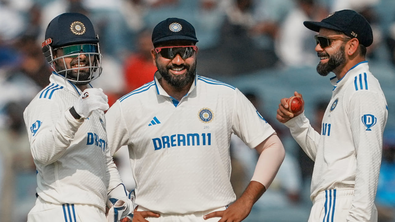ಈ ಮೊದಲು ಟೀಂ ಇಂಡಿಯಾದ ಟೆಸ್ಟ್ ತಂಡದ ನಾಯಕರಾಗಿ ರೋಹಿತ್ ಶರ್ಮಾ ಮತ್ತು ವಿರಾಟ್ ಕೊಹ್ಲಿ ಮೊದಲ 10 ಟೆಸ್ಟ್ ಪಂದ್ಯಗಳಲ್ಲಿ ತಲಾ 5 ಪಂದ್ಯಗಳನ್ನು ಗೆದ್ದಿದ್ದರು. ಆದರೆ ಗಿಲ್ ಆರನೇ ಗೆಲು ವು ಸಾಧಿಸುವ ಮೂಲಕ ಇವರಿಬ್ಬರನ್ನು ಹಿಂದಿಕ್ಕಿದ್ದಾರೆ(PC-PTI).