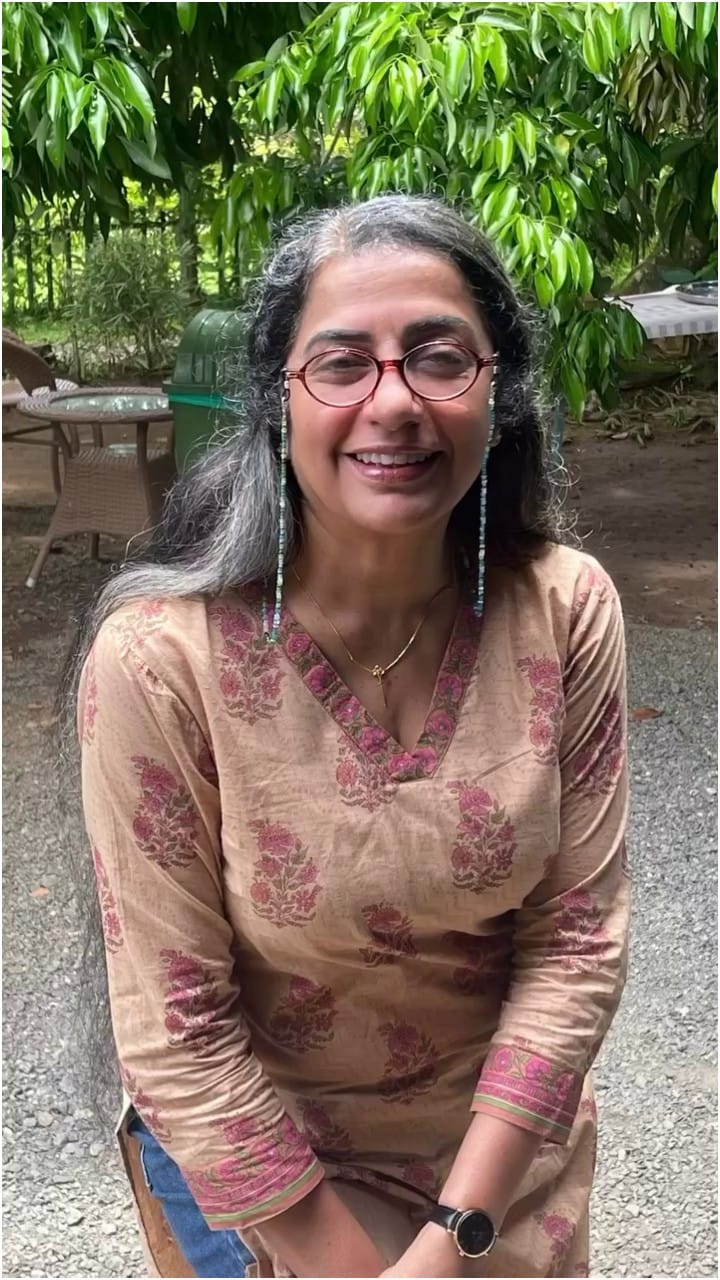 ಖ್ಯಾತ ನಟಿ ಸುಹಾಸಿನಿ ಈಗ ಹೇಗಿದ್ದಾರೆ  ನೋಡಿ