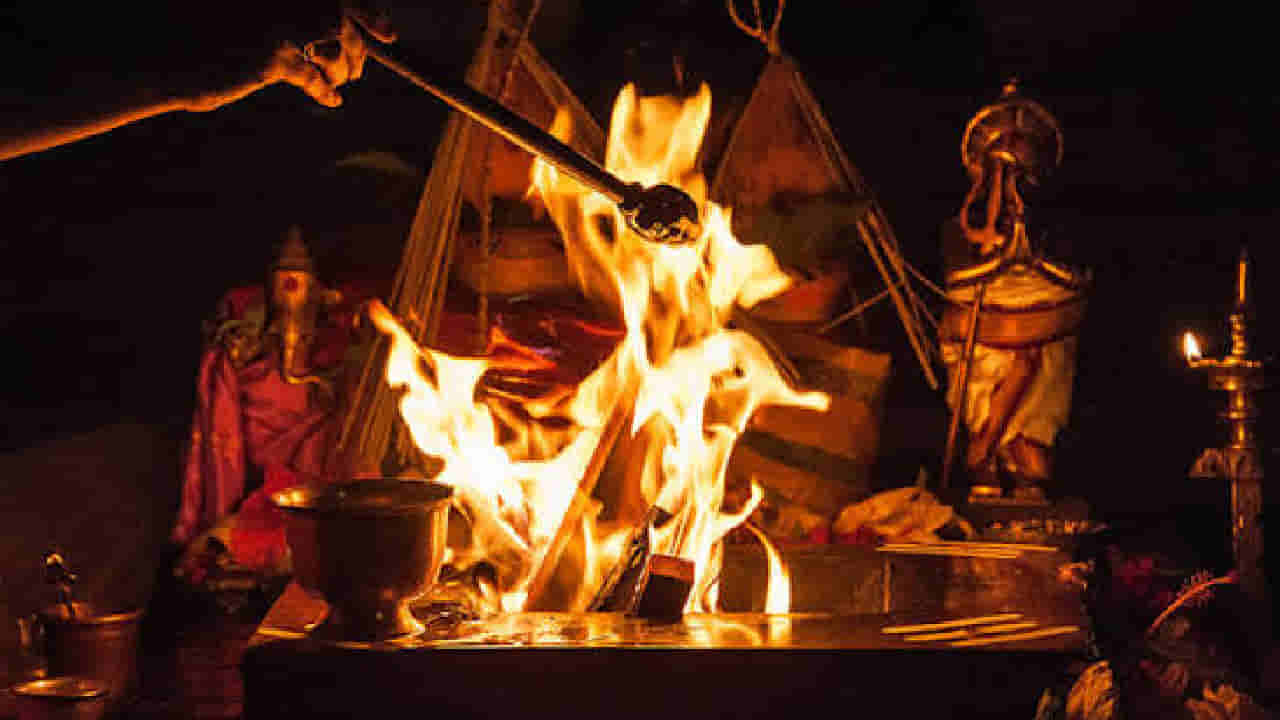 Puja Rituals: ಪೂಜೆ ಮುಗಿದ ನಂತರ ಕ್ಷಮೆಯಾಚಿಸುವುದು ಏಕೆ ಕಡ್ಡಾಯ ಗೊತ್ತೇ? ಇಲ್ಲಿದೆ ಮಾಹಿತಿ