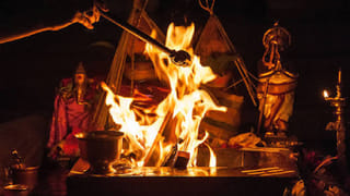 Spiritual Significance: ಮಂತ್ರದ ಕೊನೆಯಲ್ಲಿ ‘ಸ್ವಾಹಾ’, ‘ನಮಃ’ ಎಂದೇಕೆ ಹೇಳುತ್ತಾರೆ? ಇದರ ಹಿಂದಿದೆ ಆಳವಾದ ಅರ್ಥ ಇಲ್ಲಿದೆ