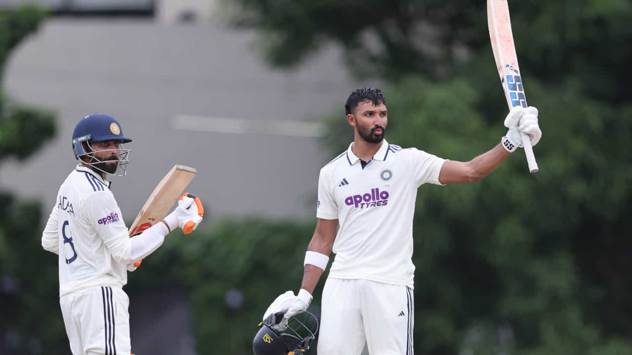 IND vs SL: ಪಡಿಕ್ಕಲ್ ಅಜೇಯ 142 ರನ್; ಆತಿಥೇಯರಿಗೆ 6 ರನ್ ಮುನ್ನಡೆ IND vs SL: ಪಡಿಕ್ಕಲ್ ಅಜೇಯ 142 ರನ್; ಆತಿಥೇಯರಿಗೆ 6 ರನ್ ಮುನ್ನಡೆ