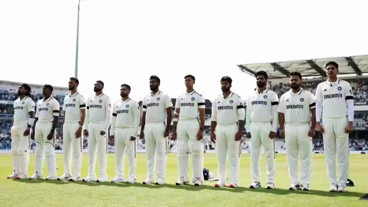 ಭಾರತ ಟೆಸ್ಟ್ ತಂಡ: ಶುಭ್ಮನ್ ಗಿಲ್ (ನಾಯಕ), ಕೆ.ಎಲ್. ರಾಹುಲ್ (ಉಪನಾಯಕ), ರಿಷಭ್ ಪಂತ್, ಧ್ರುವ್ ಜುರೆಲ್, ಯಶಸ್ವಿ ಜೈಸ್ವಾಲ್, ದೇವದತ್ ಪಡಿಕ್ಕಲ್, ರವೀಂದ್ರ ಜಡೇಜಾ, ಕುಲ್ದೀಪ್ ಯಾದವ್, ಮಾನವ್ ಸುತಾರ್, ಸರಂಶ್ ಜೈನ್, ಮೊಹಮ್ಮದ್ ಸಿರಾಜ್, ಪ್ರಸಿದ್ಧ್ ಕೃಷ್ಣ, ಗುರ್ನೂರ್ ಬ್ರಾರ್, ಆಖಿಬ್ ನಬಿ, ಸರ್ಫರಾಝ್ ಖಾನ್. (PC: BCCI)