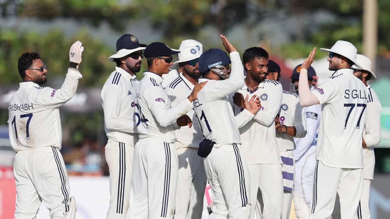 IND vs SL: 65 ಓವರ್ಗಳು, 2 ಸೆಷನ್: ಮುಂದುವರೆದ ಪೈಪೋಟಿ! IND vs SL: 65 ಓವರ್ಗಳು, 2 ಸೆಷನ್: ಮುಂದುವರೆದ ಪೈಪೋಟಿ!