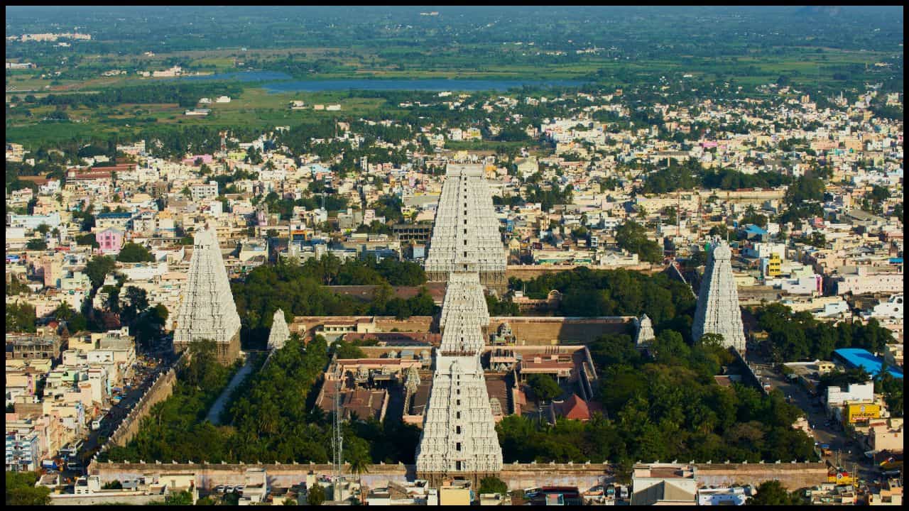 Tiruvannamalai: ತಿರುವಣ್ಣಾಮಲೈ ಅರುಣಾಚಲೇಶ್ವರ ದೇವಾಲಯದಲ್ಲಿ ಮೊಬೈಲ್ ನಿಷೇಧ; ಸೆ.01 ರಿಂದ ಹೊಸ ನಿಯಮ ಜಾರಿ! Tiruvannamalai: ತಿರುವಣ್ಣಾಮಲೈ ಅರುಣಾಚಲೇಶ್ವರ ದೇವಾಲಯದಲ್ಲಿ ಮೊಬೈಲ್ ನಿಷೇಧ; ಸೆ.01 ರಿಂದ ಹೊಸ ನಿಯಮ ಜಾರಿ!