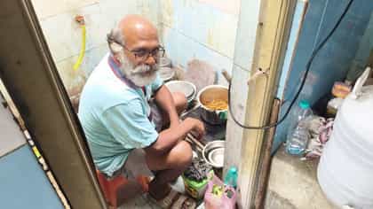 ಶೌಚಾಲಯದಲ್ಲೇ ಅಡುಗೆ, ಊಟ! ಕೋಲಾರ ಬಸ್ ನಿಲ್ದಾಣದಲ್ಲಿ ಅನಾಗರಿಕ ಕೃತ್ಯ