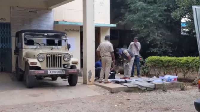ಉರುಳಿಗೆ ಬಿದ್ದು ಪ್ರಾಣ ಬಿಟ್ಟ ಚಿರತೆಯನ್ನು ಸುಟ್ಟ ದುರುಳರು