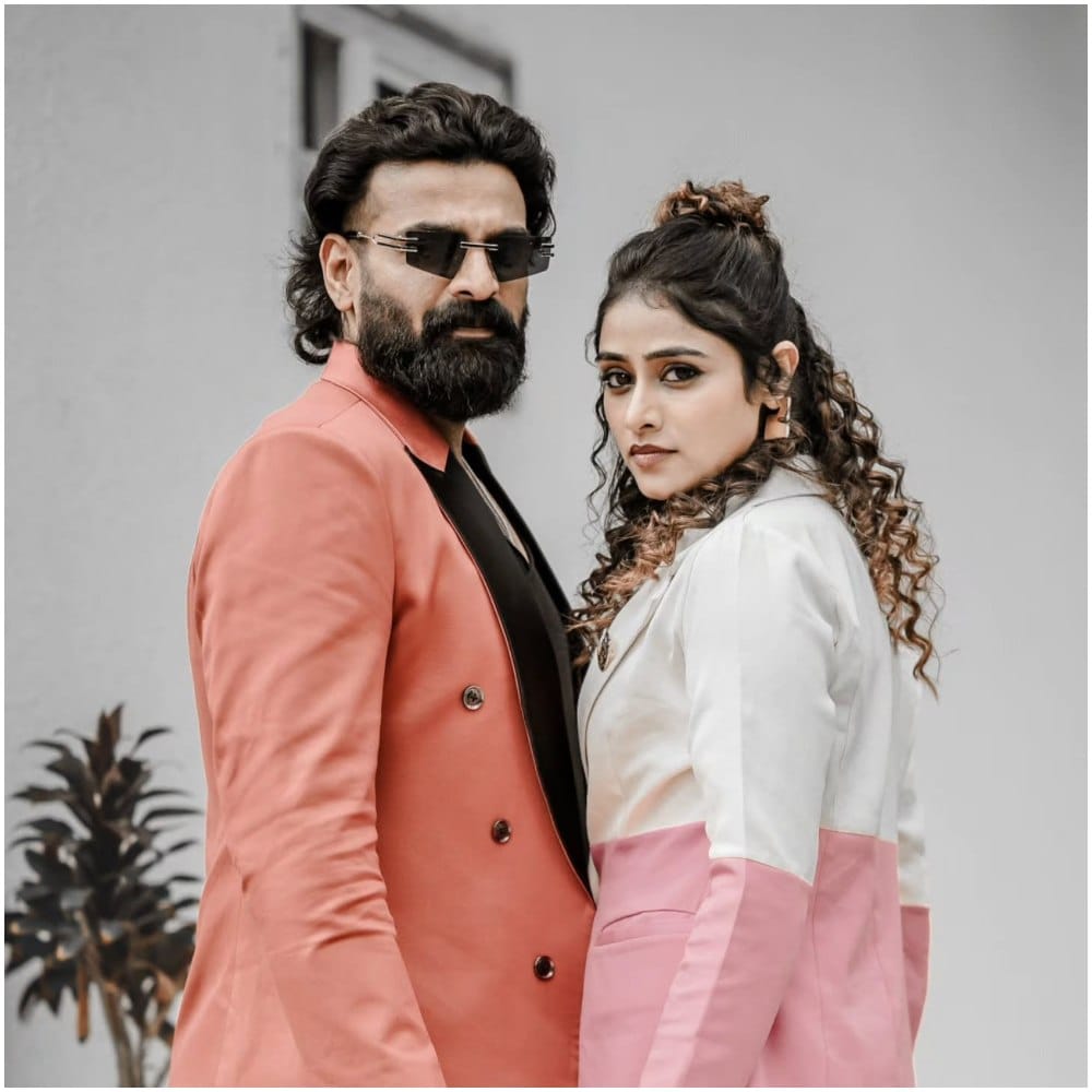 ಇದೀಗ ಬಿಗ್ ಬಾಸ್ 'ಅಗ್ನಿಪರೀಕ್ಷೆ' ಕಾರ್ಯಕ್ರಮದಲ್ಲಿ ಜಡ್ಜ್‌ಗಳಾಗಿ ಜಂಟಿಯಾಗಿ ಕಾಣಿಸಿಕೊಳ್ಳುತ್ತಿರುವ ಇವರಿಬ್ಬರು, ತಮ್ಮ ವಿಭಿನ್ನ ಶೈಲಿ ಮತ್ತು ತೀರ್ಪಿನ ಮೂಲಕ ಸದ್ದು ಮಾಡುತ್ತಿದ್ದಾರೆ. ಇವರ ಕಾಂಬಿನೇಷನ್ ಹಾಗೂ ಸ್ಕ್ರೀನ್ ಪ್ರೆಸೆಂಟ್ ಕೇವಲ ಕನ್ನಡದಲ್ಲಷ್ಟೇ ಅಲ್ಲದೆ ತಮಿಳು, ತೆಲುಗು ಮತ್ತು ಮಲಯಾಳಂ ಕಿರುತೆರೆ ವಲಯದಲ್ಲೂ ಭಾರಿ ಸೌಂಡ್ ಮಾಡುತ್ತಿದೆ.