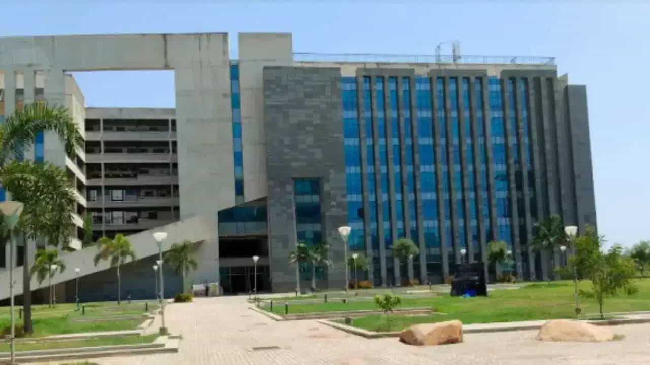 IIT ಹೈದರಾಬಾದ್ನಿಂದ ಹೊಸ AI ಕೋರ್ಸ್ ಪ್ರಾರಂಭ: ವಿದ್ಯಾರ್ಥಿಗಳು ಹಾಗೂ ವೃತ್ತಿಪರರಿಗೆ ಇಲ್ಲಿದೆ ಸುವರ್ಣಾವಕಾಶ! IIT ಹೈದರಾಬಾದ್ನಿಂದ ಹೊಸ AI ಕೋರ್ಸ್ ಪ್ರಾರಂಭ: ವಿದ್ಯಾರ್ಥಿಗಳು ಹಾಗೂ ವೃತ್ತಿಪರರಿಗೆ ಇಲ್ಲಿದೆ ಸುವರ್ಣಾವಕಾಶ!