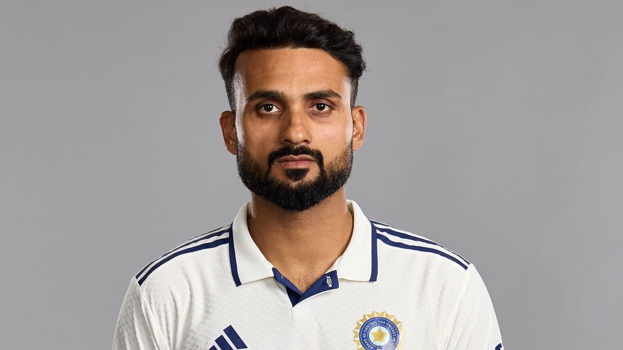 ಆಕಾಶ್ ದೀಪ್: ಭಾರತದ ಪರ 10 ಟೆಸ್ಟ್ ಪಂದ್ಯಗಳನ್ನಾಡಿರುವ ಆಕಾಶ್ ದೀಪ್ ಈವರೆಗೆ 28 ವಿಕೆಟ್​ಗಳನ್ನು ಕಬಳಿಸಿದ್ದಾರೆ. ಇದರ ನಡುವೆ 99 ರನ್​ಗೆ 6 ವಿಕೆಟ್ ಪಡೆದಿರುವುದು ಅವರ ಅತ್ಯುತ್ತಮ ಪ್ರದರ್ಶನವಾಗಿದೆ. (PC: Getty Images)