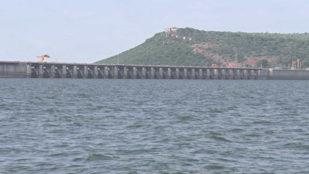ರಾಜ್ಯದ ಜಲಾಶಯಗಳ ಇಂದಿನ ನೀರಿನ ಮಟ್ಟ: ಆಲಮಟ್ಟಿ ಭರ್ತಿ, ಹೇಮಾವತಿ ಹಾಗೂ ಕೆಆರ್ಎಸ್ನಲ್ಲಿ ಕಡಿಮೆಯಾದ ನೀರು! ರಾಜ್ಯದ ಜಲಾಶಯಗಳ ಇಂದಿನ ನೀರಿನ ಮಟ್ಟ: ಆಲಮಟ್ಟಿ ಭರ್ತಿ, ಹೇಮಾವತಿ ಹಾಗೂ ಕೆಆರ್ಎಸ್ನಲ್ಲಿ ಕಡಿಮೆಯಾದ ನೀರು!