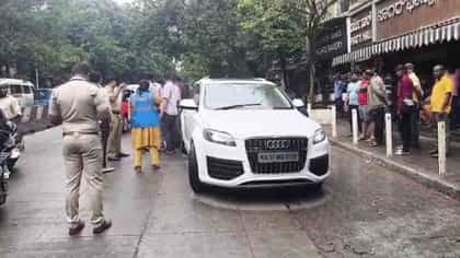 ಬೆಂಗಳೂರಿನಲ್ಲಿ ಹೋಟೆಲ್​ ಬಳಿ ಬಂದು ನಿಂತಿದ್ದ ಆಡಿ ಕಾರಿನಲ್ಲಿ ಮೃತದೇಹ ಪತ್ತೆ