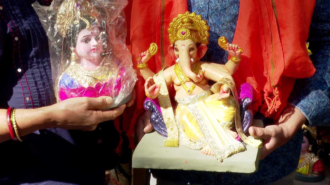 ಪರಿಸರ ಮಾಲಿನ್ಯ ತಡೆಯಲು ಪ್ರತಿಯೊಬ್ಬ ನಾಗರಿಕನೂ ಜವಾಬ್ದಾರಿಯಿಂದ ವರ್ತಿಸುವುದು ಅತ್ಯಗತ್ಯ. ಜಲಮೂಲಗಳಿಗೆ ಹಾನಿ ಮಾಡುವ ಪಿಒಪಿ ಗಣಪತಿಗಳನ್ನು ಸಂಪೂರ್ಣವಾಗಿ ಬದಿಗೊತ್ತಬೇಕಿದೆ. ಈ ಹಬ್ಬದ ಸಂದರ್ಭದಲ್ಲಿ ಕೇವಲ ಪರಿಸರ ಸ್ನೇಹಿ ಮಣ್ಣಿನ ಗಣಪತಿಯನ್ನು ಪ್ರತಿಷ್ಠಾಪಿಸಿ ಪೂಜಿಸುವ ಮೂಲಕ ನಮ್ಮ ನಾಡಿನ ಪರಿಸರವನ್ನು ಮುಂದಿನ ಪೀಳಿಗೆಗಾಗಿ ರಕ್ಷಿಸಬೇಕಾಗಿದೆ.