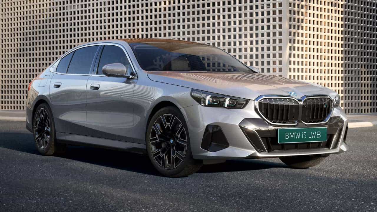 BMW i5 LWB: 669 ಕಿ.ಮೀ. ರೇಂಜ್ ನೀಡುವ ಹೊಸ ಎಲೆಕ್ಟ್ರಿಕ್ ಕಾರು ಬಿಡುಗಡೆ ಮಾಡಿದ ಬಿಎಂಡಬ್ಲ್ಯು; ಬೆಲೆ ₹79.60 ಲಕ್ಷ BMW i5 LWB: 669 ಕಿ.ಮೀ. ರೇಂಜ್ ನೀಡುವ ಹೊಸ ಎಲೆಕ್ಟ್ರಿಕ್ ಕಾರು ಬಿಡುಗಡೆ ಮಾಡಿದ ಬಿಎಂಡಬ್ಲ್ಯು; ಬೆಲೆ ₹79.60 ಲಕ್ಷ