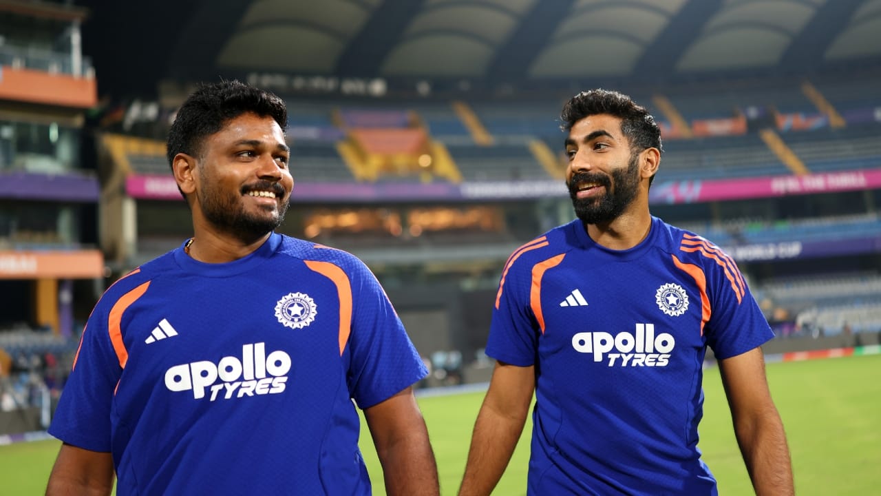 ಇದೀಗ ಗಾಯದಿಂದ ಸಂಪೂರ್ಣವಾಗಿ ಚೇತರಿಸಿಕೊಂಡಿರುವ ಜಸ್ಪ್ರೀತ್ ಬುಮ್ರಾ ಅಫ್ಘಾನಿಸ್ತಾನ ವಿರುದ್ಧದ ಸರಣಿಯಲ್ಲಿ ತಂಡದಲ್ಲಿ ಕಾಣಿಸಿಕೊಳ್ಳಲಿದ್ದಾರೆ. ಇನ್ನು ಈ ಸರಣಿಯ ಮೊದಲ ಪಂದ್ಯ ಬುಮ್ರಾಗೆ ಮತ್ತಷ್ಟು ವಿಶೇಷವಾಗಿದೆ. ಏಕೆಂದರೆ ಈ ಪಂದ್ಯದಲ್ಲಿ ಬುಮ್ರಾ ಒಂದು ವಿಕೆಟ್ ಪಡೆದರೆ ಮತ್ತೊಂದು ಐತಿಹಾಸಿಕ ಮೈಲಿಗಲ್ಲು ದಾಟಲಿದ್ದಾರೆ(PC-PTI).