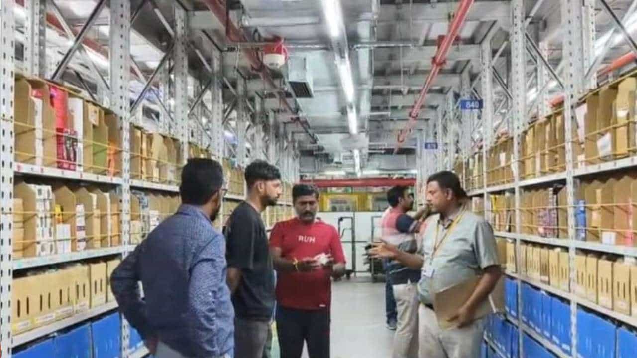 ಬೆಂಗಳೂರಿನಲ್ಲಿ ಅನಧಿಕೃತ ಇ-ಕಾಮರ್ಸ್ ಗೋದಾಮುಗಳ ಮೇಲೆ ಎಫ್‌ಡಿಎ ದಾಳಿ: 4 ಲಕ್ಷಕ್ಕೂ ಅಧಿಕ ಮೌಲ್ಯದ ಔಷಧ ಜಪ್ತಿ