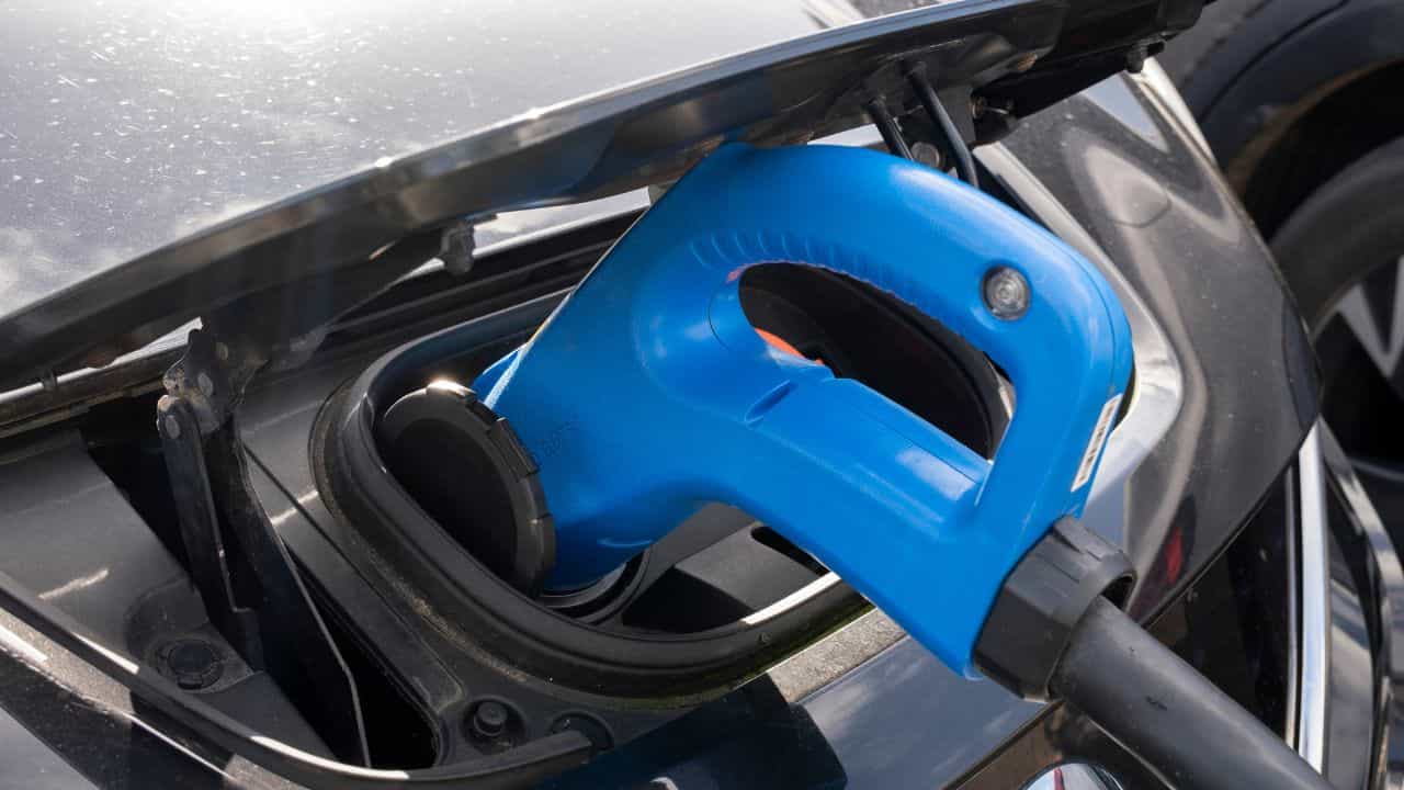 ಎಲೆಕ್ಟ್ರಿಕ್​​ ವಾಹನಗಳ ಮಾರಾಟದಲ್ಲಿ ರಾಜ್ಯದ ಪೈಕಿ ಬೆಂಗಳೂರಿಗೇ ಅಗ್ರ ಸ್ಥಾನ: ಆಗಸ್ಟ್​​ನಲ್ಲಿ ಪ್ರತಿದಿನ ಸರಾಸರಿ 430 ವೆಹಿಕಲ್​​ಗಳು ರಸ್ತೆಗೆ