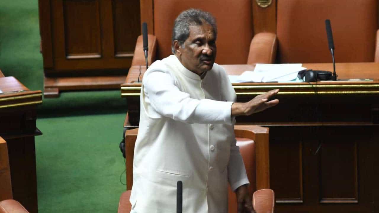 ಸ್ಮಾರ್ಟ್ ಮೀಟರ್ ಭ್ರಷ್ಟಾಚಾರ ಕೇಸ್: ಹೈಕೋರ್ಟ್ ಆದೇಶ ಎತ್ತಿಹಿಡಿದ ಸುಪ್ರೀಂ; ಸಚಿವ ಕೆಜೆ ಜಾರ್ಜ್ಗೆ ಬಿಗ್ ರಿಲೀಫ್ ಸ್ಮಾರ್ಟ್ ಮೀಟರ್ ಭ್ರಷ್ಟಾಚಾರ ಕೇಸ್: ಹೈಕೋರ್ಟ್ ಆದೇಶ ಎತ್ತಿಹಿಡಿದ ಸುಪ್ರೀಂ; ಸಚಿವ ಕೆಜೆ ಜಾರ್ಜ್ಗೆ ಬಿಗ್ ರಿಲೀಫ್