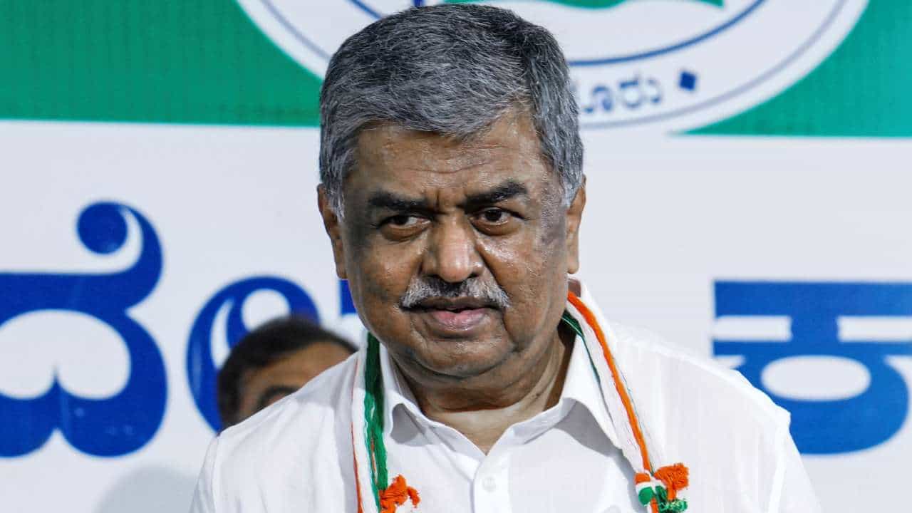 ‘ಉಮರ್ ಖಾಲಿದ್ ರಾಷ್ಟ್ರೀಯವಾದಿ' ಎಂದಿದ್ದ ಬಿಕೆ ಹರಿಪ್ರಸಾದ್ ವಿರುದ್ಧ ದೂರು ದಾಖಲು ‘ಉಮರ್ ಖಾಲಿದ್ ರಾಷ್ಟ್ರೀಯವಾದಿ' ಎಂದಿದ್ದ ಬಿಕೆ ಹರಿಪ್ರಸಾದ್ ವಿರುದ್ಧ ದೂರು ದಾಖಲು