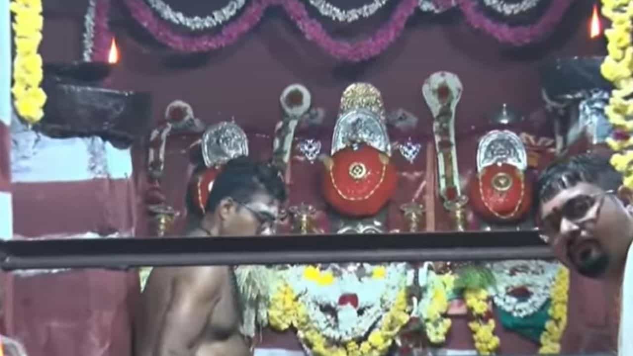 ಹಾಸನಾಂಬೆ ದರ್ಶನೋತ್ಸವಕ್ಕೆ ದಿನಾಂಕ ಫಿಕ್ಸ್: ಈ ಬಾರಿ ಹೇಗಿರಲಿದೆ ಉತ್ಸವ? ವಿವರಗಳು ಇಲ್ಲಿವೆ ಹಾಸನಾಂಬೆ ದರ್ಶನೋತ್ಸವಕ್ಕೆ ದಿನಾಂಕ ಫಿಕ್ಸ್: ಈ ಬಾರಿ ಹೇಗಿರಲಿದೆ ಉತ್ಸವ? ವಿವರಗಳು ಇಲ್ಲಿವೆ