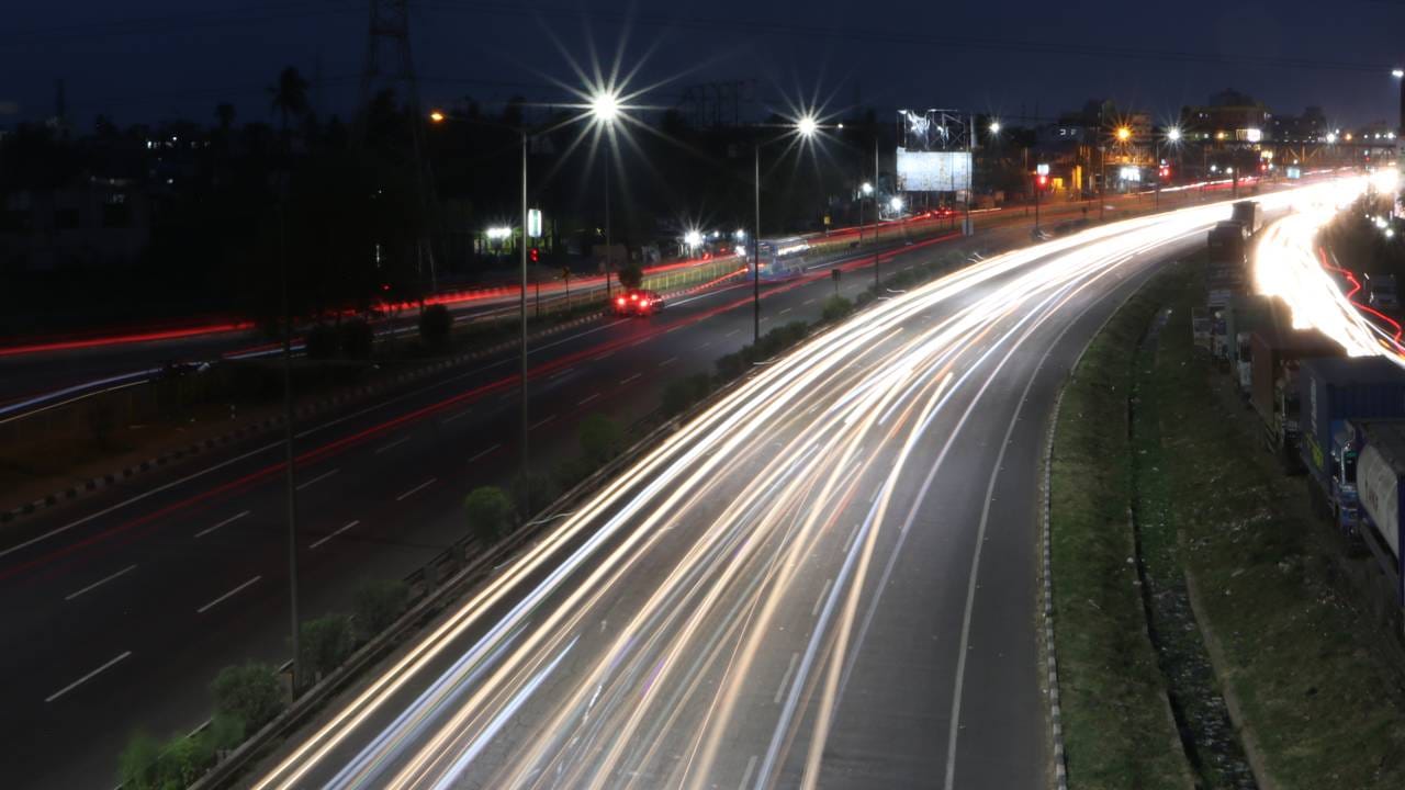 Infrastructure and daily life activities in India, indicating government services.