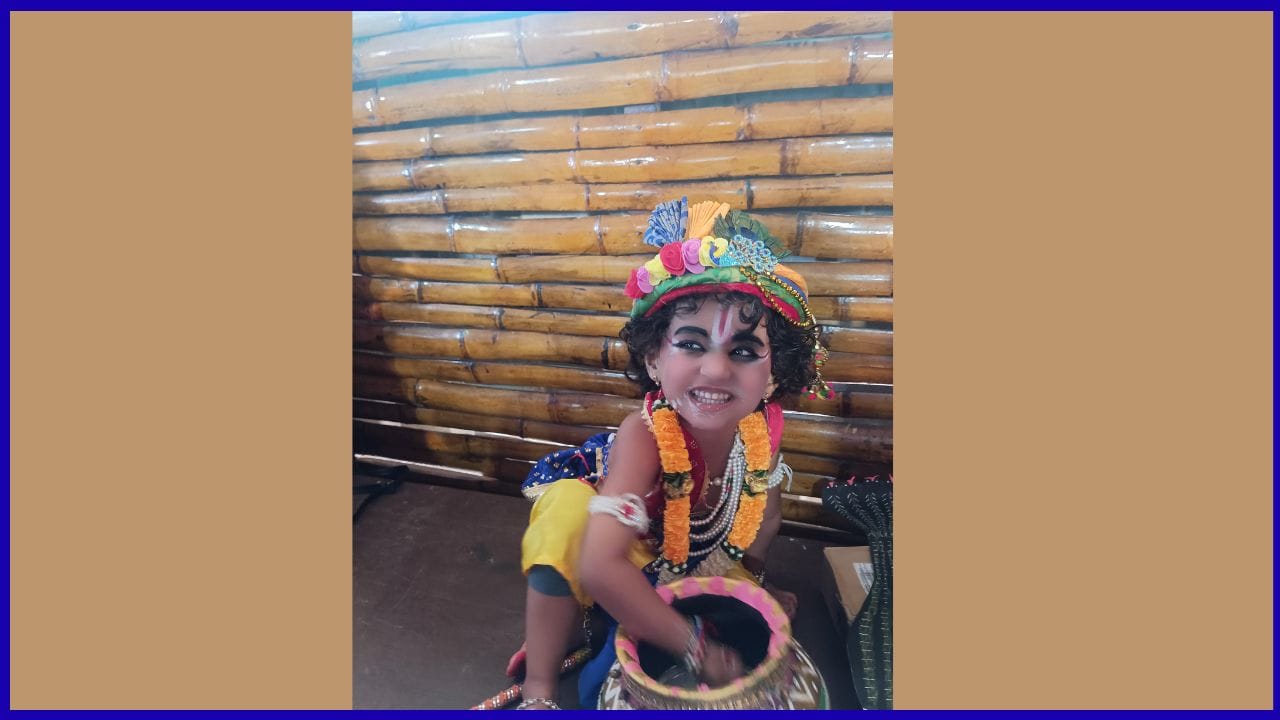 ಮುದ್ದು ಕೃಷ್ಣ: ಆರವಿ ಬೋರ್ಕರ್, ತಂದೆಯ ಹೆಸರು : ಉದಯಪ್ರಕಾಶ್ ಕೆ , ಎನ್, ತಾಯಿಯ ಹೆಸರು: ನಿಶ್ಮಿತಾ ನಾಯಕ್ ಎಂ ಆರ್, ಊರು: ಅಭ್ಯುದಯ ನೆಕ್ಕಿಲ ಮನೆ ಉಬರಡ್ಕ ಮಿತ್ತೂರು
