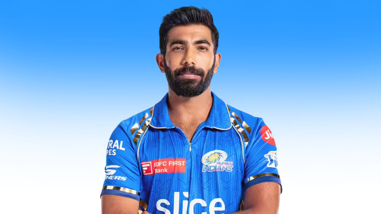 ಜಸ್ಪ್ರೀತ್ ಬುಮ್ರಾ: ಮುಂಬೈ ಇಂಡಿಯನ್ಸ್ ತಂಡದ ಪ್ರಮುಖ ಅಸ್ತ್ರವಾಗಿರುವ ಜಸ್ಪ್ರೀತ್ ಬುಮ್ರಾ ನಾಯಕತ್ವದ ರೇಸ್ನಲ್ಲಿ ಅತ್ಯಂತ ಬಲಿಷ್ಠ ಅಭ್ಯರ್ಥಿಯಾಗಿದ್ದಾರೆ. ಬುಮ್ರಾ ತಂಡದ ಅತ್ಯಂತ ಹಿರಿಯ ಮತ್ತು ಗೌರವಾನ್ವಿತ ಆಟಗಾರರಲ್ಲಿ ಒಬ್ಬರು. ಈಗಾಗಲೇ ಭಾರತ ಟೆಸ್ಟ್ ತಂಡವನ್ನು ಹಾಗೂ ಐಪಿಎಲ್ನಲ್ಲಿ ಕೆಲವು ಪಂದ್ಯಗಳಲ್ಲಿ ಮುಂಬೈ ಇಂಡಿಯನ್ಸ್ ತಂಡವನ್ನು ಮುನ್ನಡೆಸಿದ ಅನುಭವ ಅವರಿಗಿದೆ. ಇವರ ನಾಯಕತ್ವಕ್ಕೆ ತಂಡದ ಹಿರಿಯ ಆಟಗಾರರಾದ ರೋಹಿತ್ ಶರ್ಮಾ ಮತ್ತು ಸೂರ್ಯಕುಮಾರ್ ಯಾದವ್ ಅವರ ಸಂಪೂರ್ಣ ಬೆಂಬಲ ಸಿಗುವುದು ಖಚಿತ. (PC: IPL)