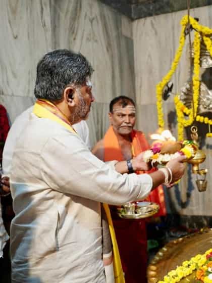 ಲಕ್ಷ್ಮೇಶ್ವರದ ಮುಕ್ತಿಮಂದಿರಕ್ಕೆ ಕರ್ನಾಟಕ ಸಿಎಂ ಡಿ.ಕೆ. ಶಿವಕುಮಾರ್ ಭೇಟಿ