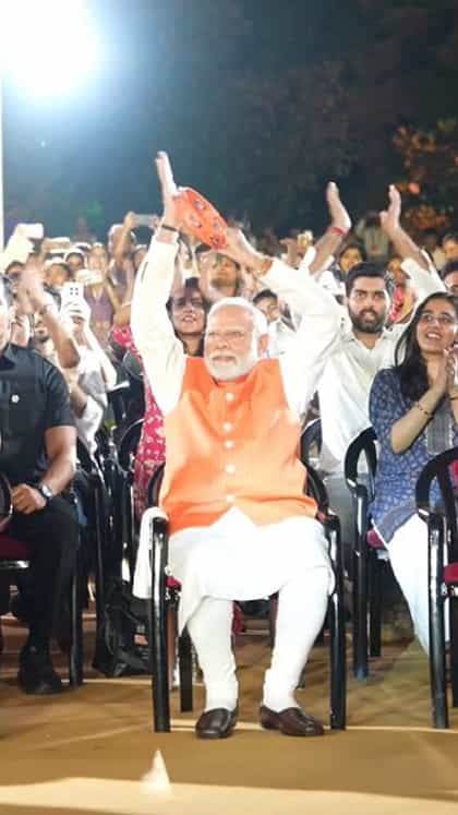 ಜೆನ್‌-ಜಿ ಜೊತೆ ಆಧುನಿಕ ಭಜನೆ ಎಂಜಾಯ್ ಮಾಡಿದ ಪ್ರಧಾನಿ ಮೋದಿ