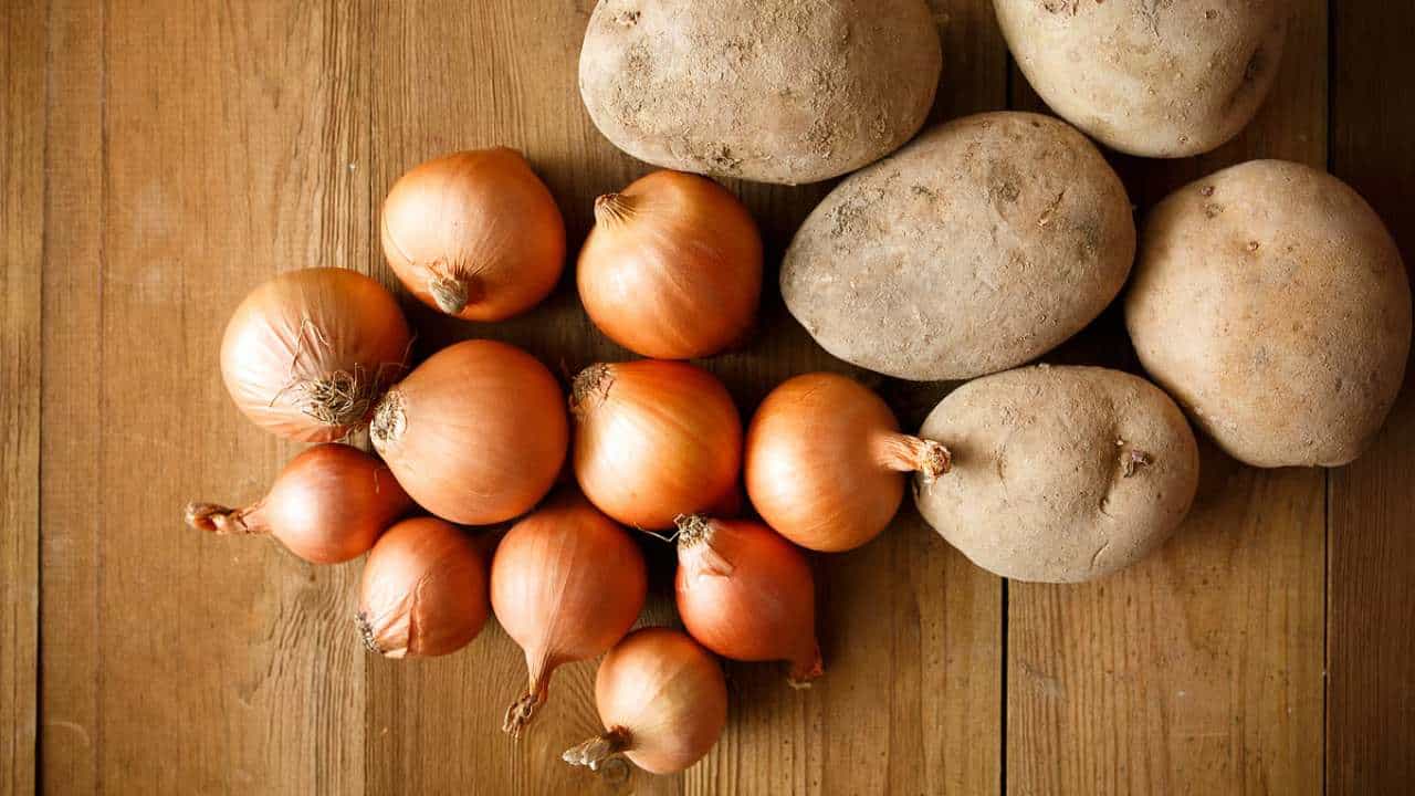 Kitchen Hack: ಅಡುಗೆಮನೆಯಲ್ಲಿ ಈರುಳ್ಳಿ-ಆಲೂಗಡ್ಡೆಯನ್ನು ಒಟ್ಟಿಗೆ ಇಡಬಾರದು ಏಕೆ?