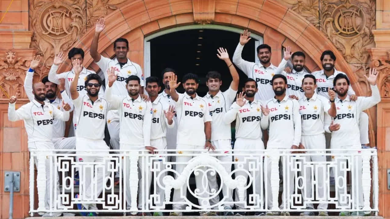ಹೀನಾಯ ಸೋಲಿನ ಬೆನ್ನಲ್ಲೇ ಪಾಕಿಸ್ತಾನ್ ತಂಡದಿಂದ 7 ಆಟಗಾರರು ಔಟ್..! ಹೀನಾಯ ಸೋಲಿನ ಬೆನ್ನಲ್ಲೇ ಪಾಕಿಸ್ತಾನ್ ತಂಡದಿಂದ 7 ಆಟಗಾರರು ಔಟ್..!